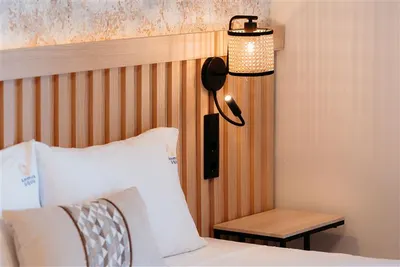 Aqua Beachfront Hotel