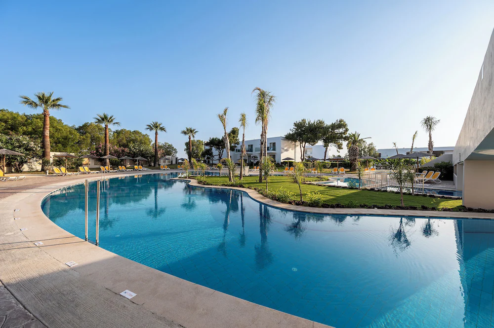 Akti Coast Club