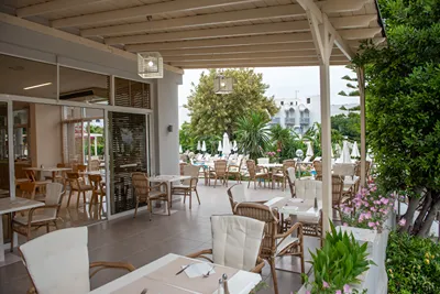 Palm Beach Hotel – Adults Only