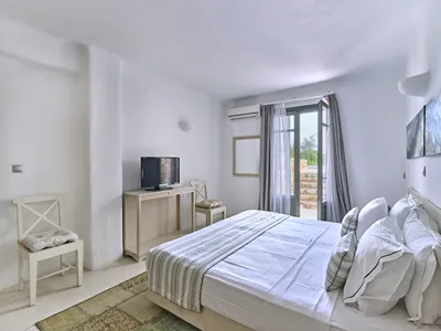 Naoussa Hills Boutique Resort