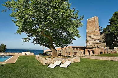 Kaminos Hotel by Nin & Bau