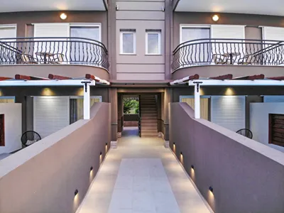 Royal Hotel and Suites