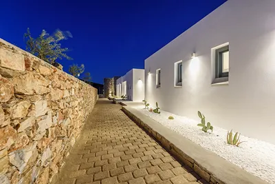 White & Rocks Paros