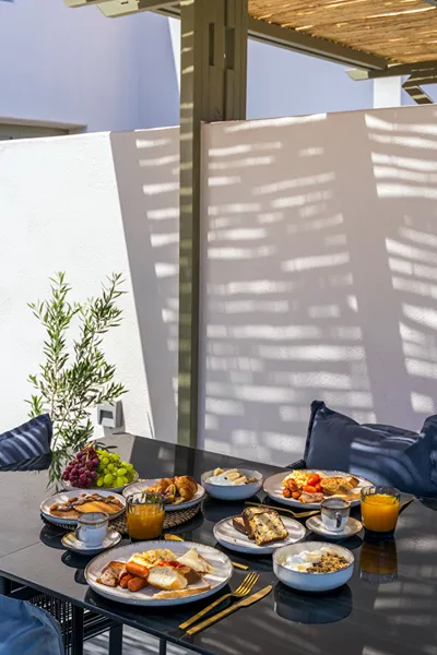 Lavadoze Luxury Suites