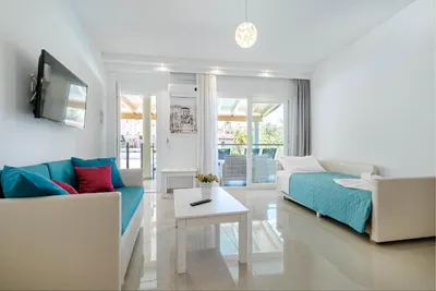 Palapart Gikas Studios and Suites