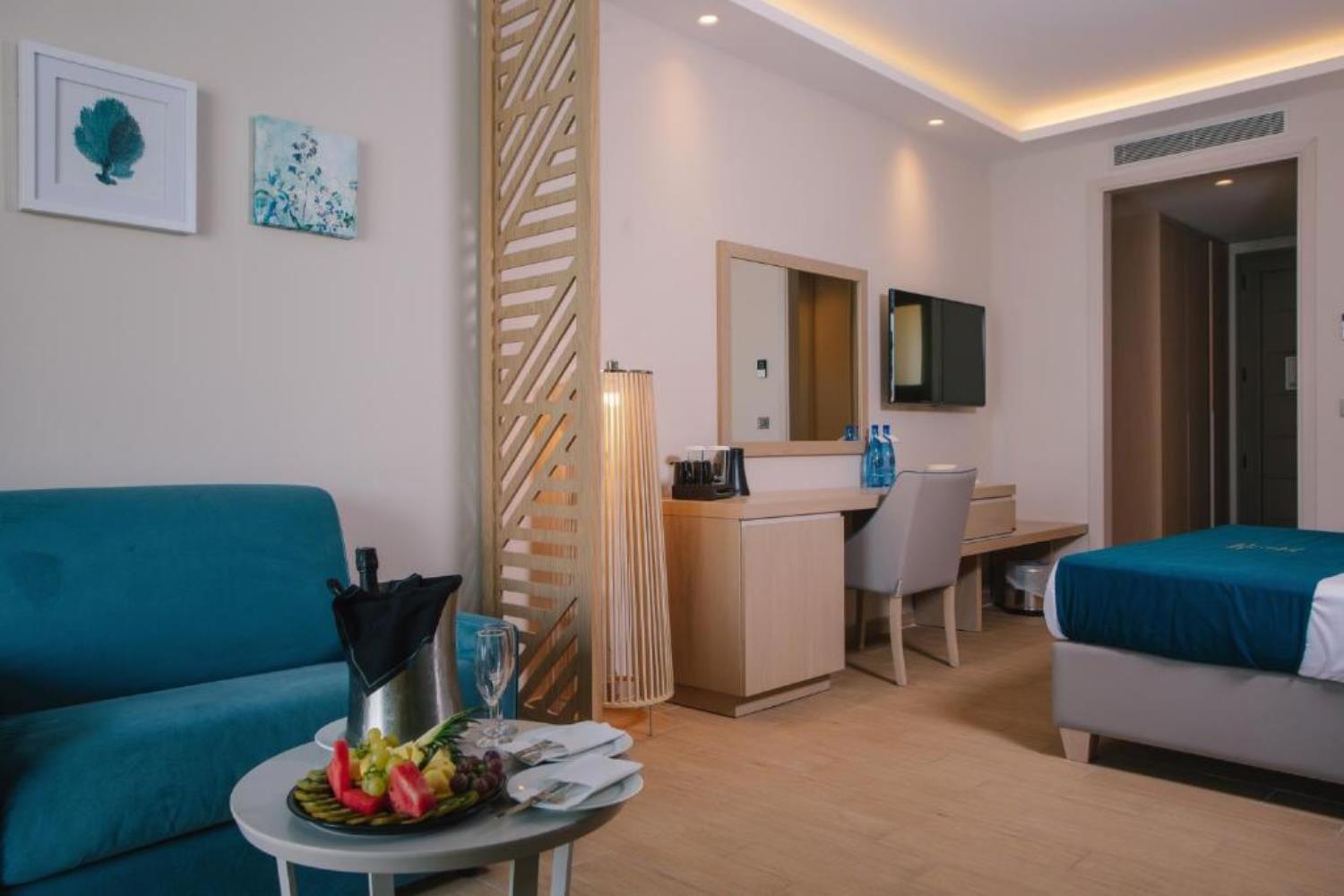 Almyros Beach Resort & Spa
