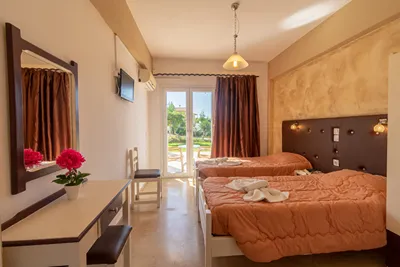 Akis Villa Studios & Apartments with Pool