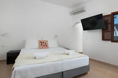 Arte Lindos Suites