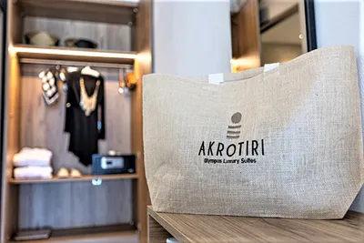 Akrotiri Olympus Luxury Suites