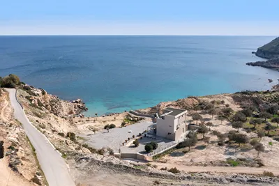 Aquamarine Luxury Suites | Stegna