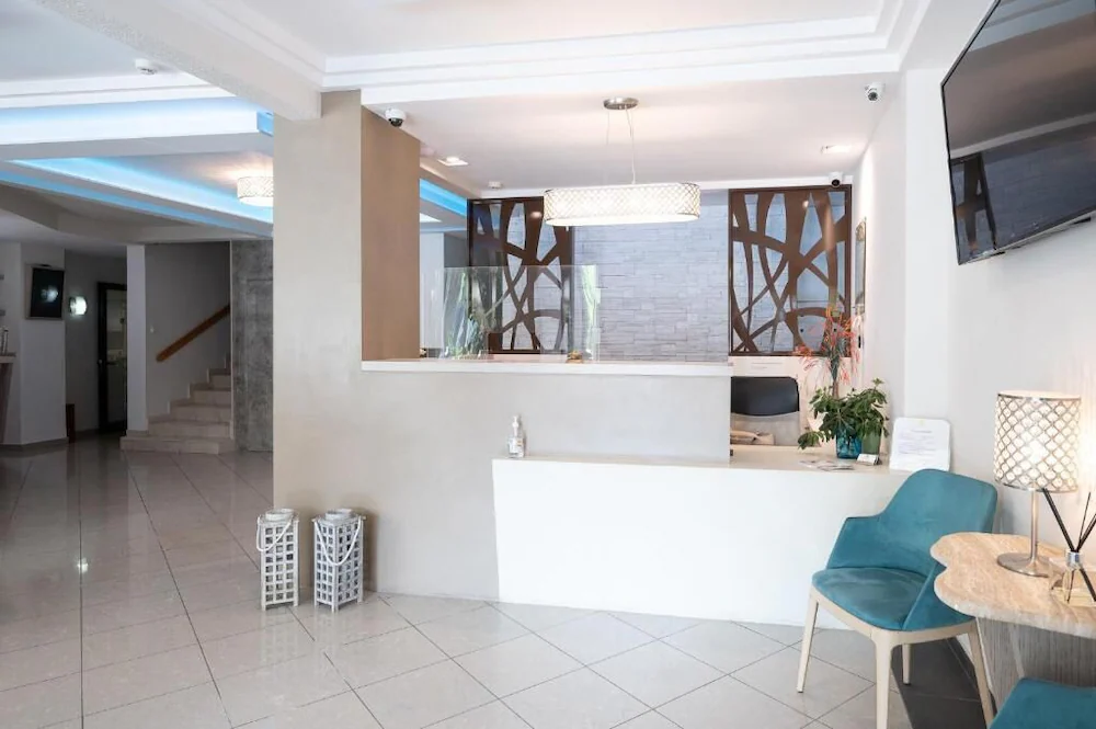 Akropol Hotel