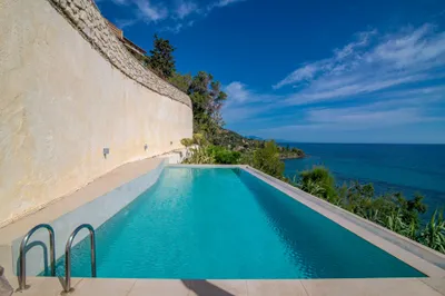 Pelagos Beach Hotel