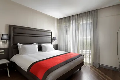Holiday Suites