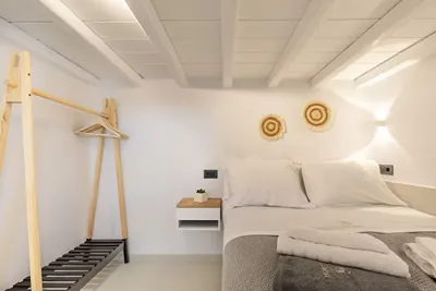 Ivi Mykonean Suites