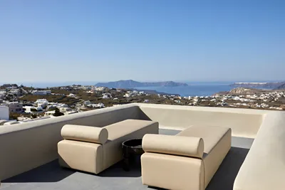 Luna Santorini Suites