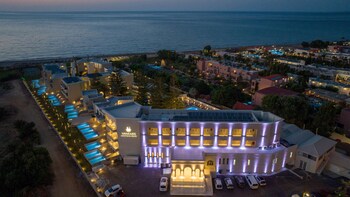 Vantaris Palace Hotel
