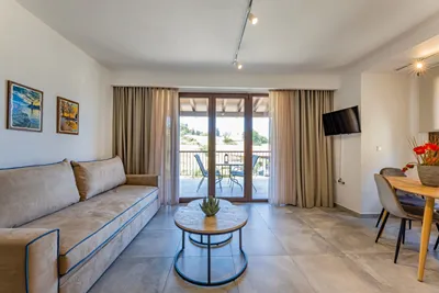 Penelope Luxury Suites