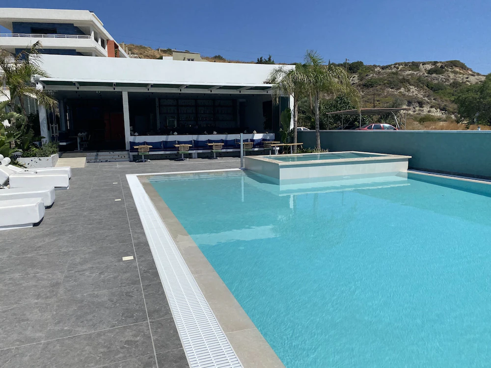 Mazoren Art Hotel