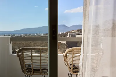 Kedros Milos Suites