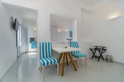 Central Fira Suites