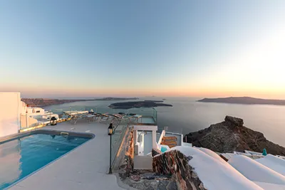 Pearl on the Cliff Santorini
