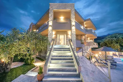 Iliomagic Luxury Suites