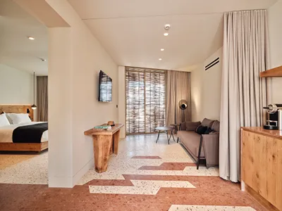 Nous Hotel
