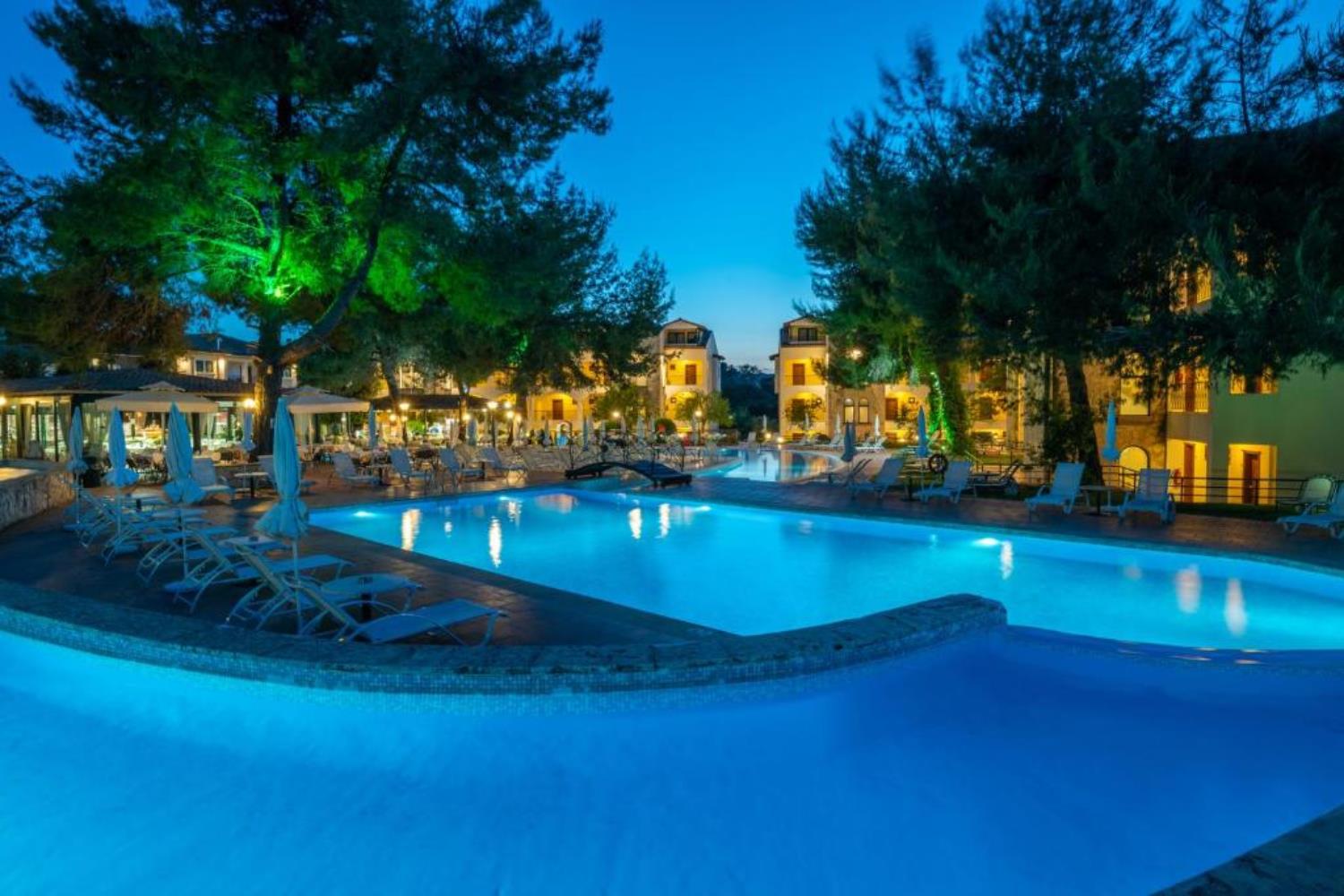 Zeus Eleva Kassandra Lagoon