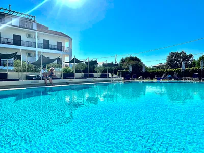 Bruskos Hotel & Suites