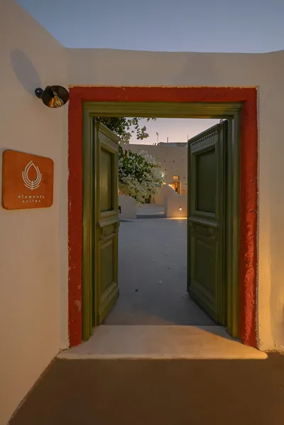 Elements Cave Suites