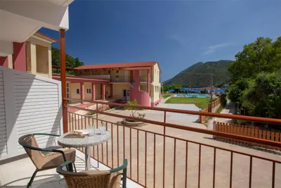 Menes Hotel