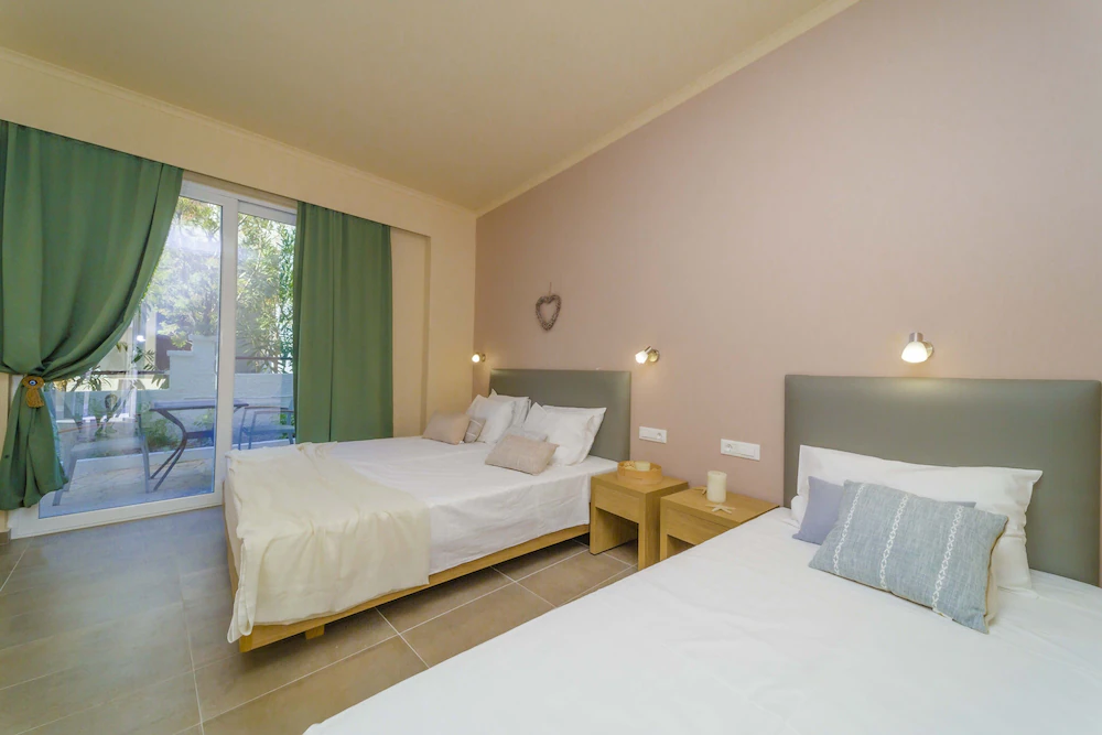 Amaryllis Beach Front Hotel