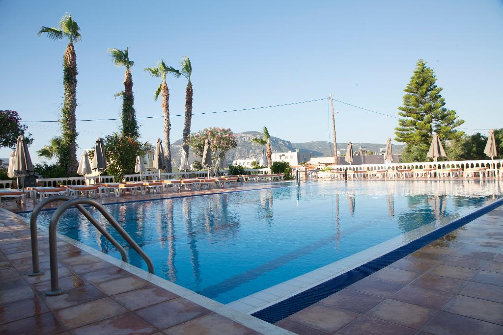 Zeus Hotel