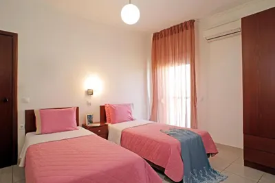 Stratos Hotel