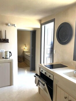 OIA Unique Homes by K&K