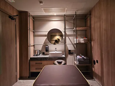 Petousis Hotel & Suites