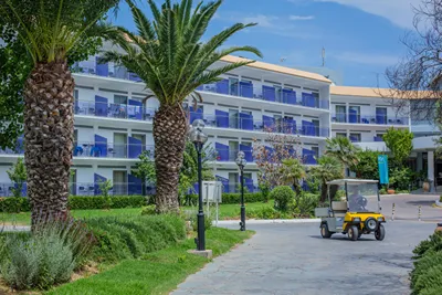 Golden Coast Hotel & Bungalows