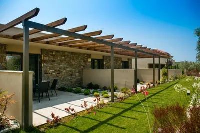 Notos Deluxe Suites
