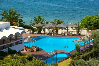 KAMARI BEACH HOTEL