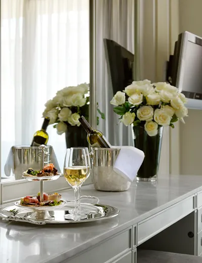 NJV Athens Plaza Hotel