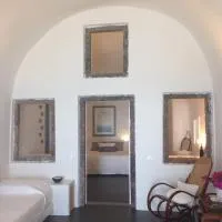 Altana Cliffside Villas Santorini