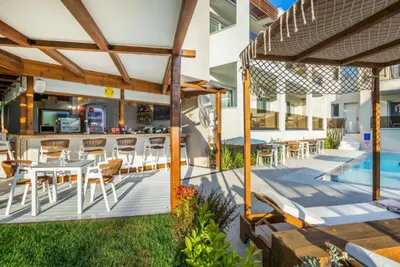 Mirablue Luxury Residences