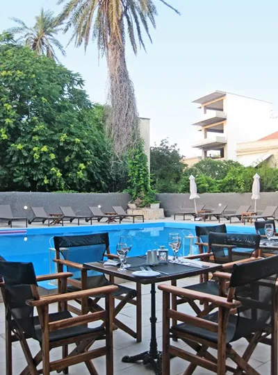 Amphitryon Hotel