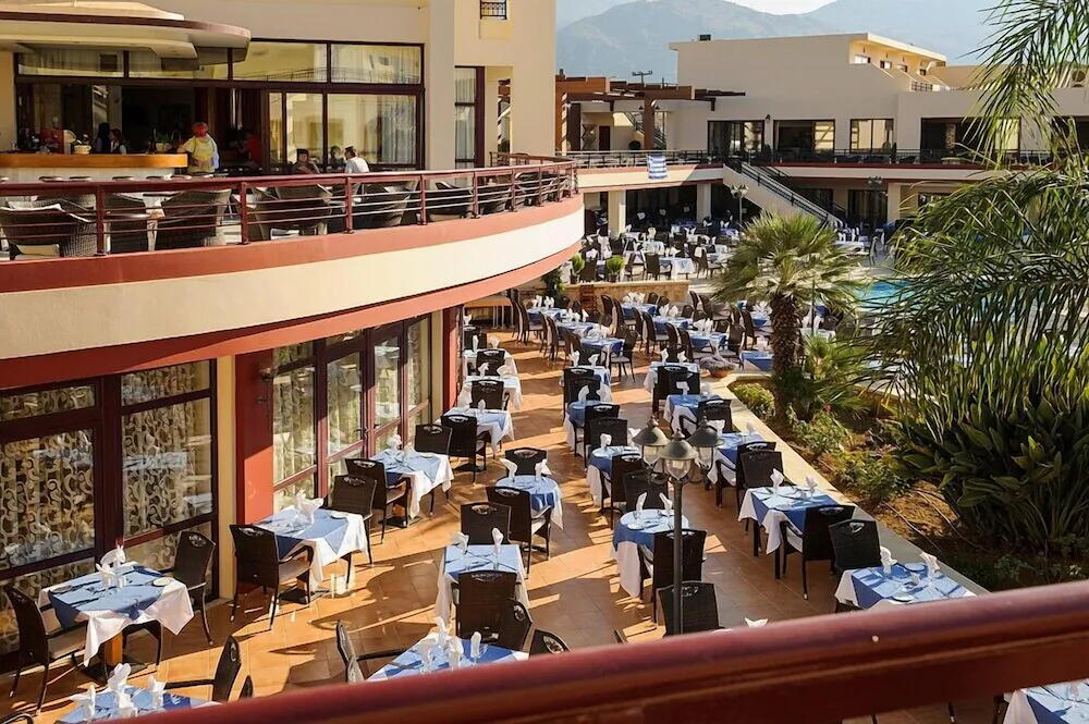 Vantaris Palace Hotel