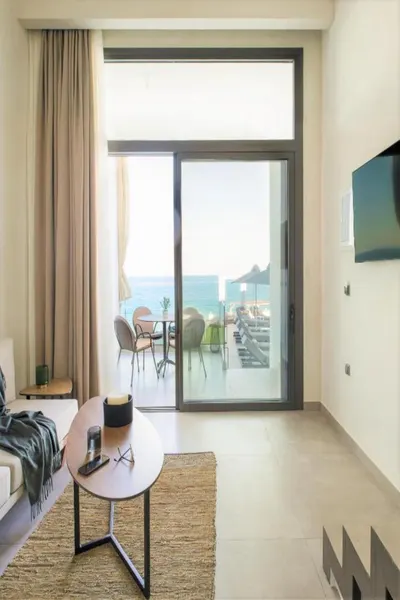 Akrotiri Olympos Luxury Suites