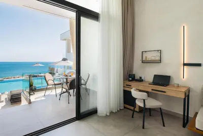 Akrotiri Olympos Luxury Suites