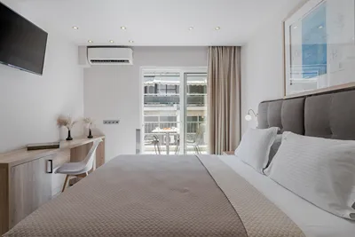 Piraeus City Hotel