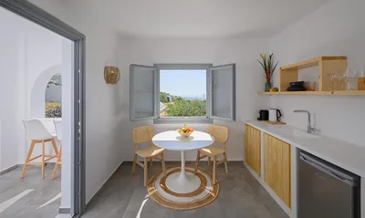 Thoe Oia Suites