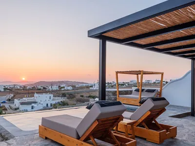 Evi Suites & Villas