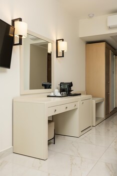Vantaris Palace Hotel